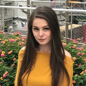 Meet your Posher, Cecilia